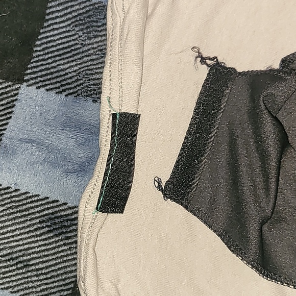 Made in USA.  Batman tee with velcro cape.  Worn but no issues.  Size XL - Picture 13 of 13